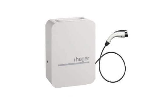 Hager wallbox laadstation voor elektrische auto's, in robuuste metalen behuizing, biedt een efficiënte laadoptie voor garages.